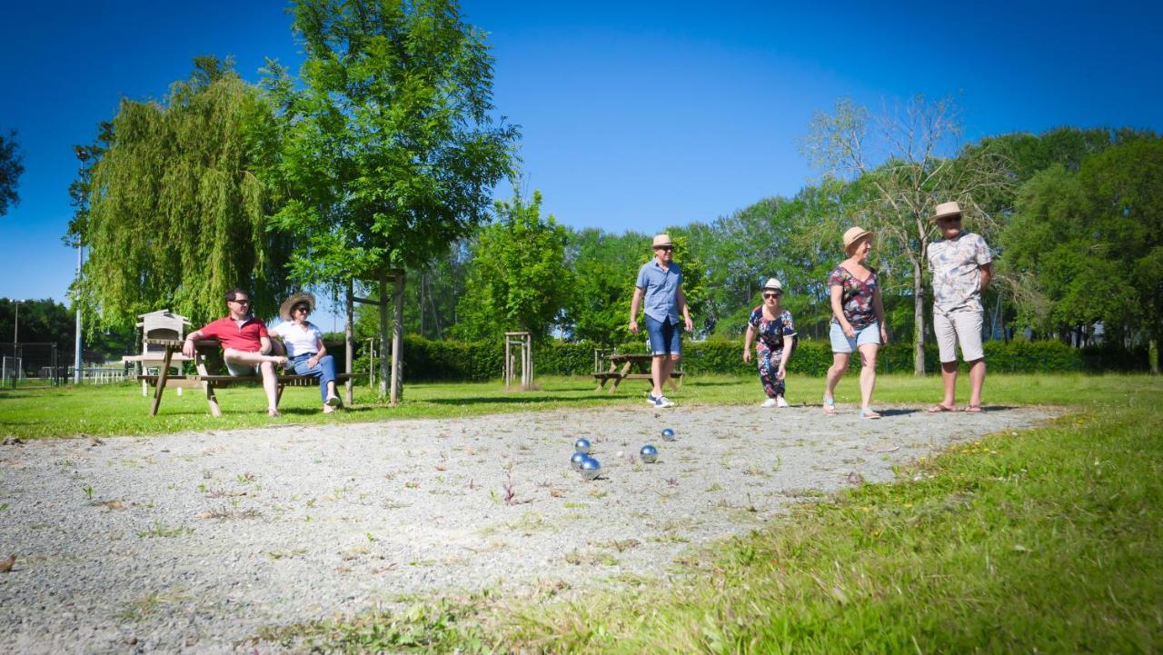 Hotel Camping Des Loisirs Évron Zewnętrze zdjęcie