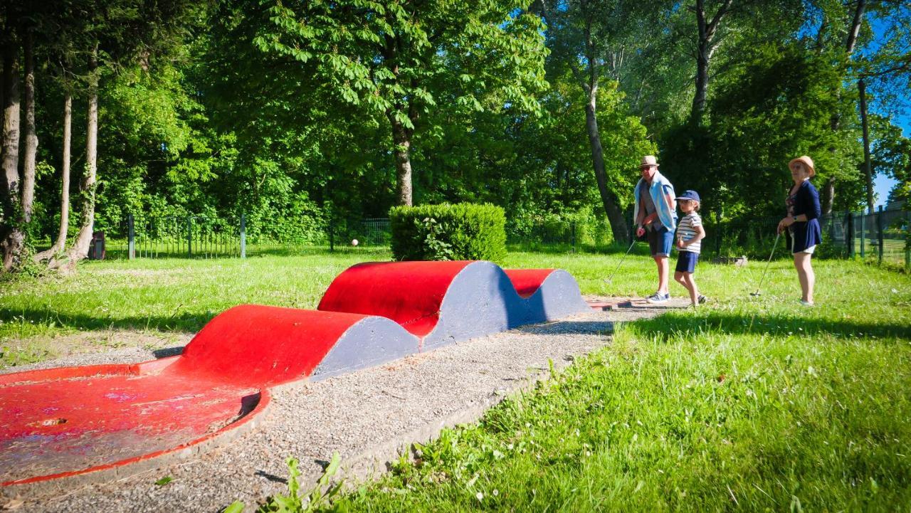 Hotel Camping Des Loisirs Évron Zewnętrze zdjęcie